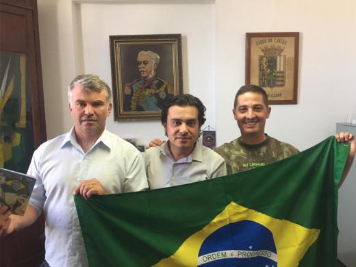 HINO NACIONAL VAI SER EXECUTADO NAS ESCOLAS MUNICIPAIS