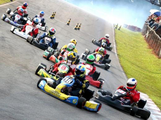 SÁBADO E DOMINGO TEM CORRIDA DE KART EM ÁGUAS DA PRATA