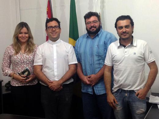 PREFEITURA DÁ AS BOAS VINDAS AO NOVO PÁROCO DA CIDADE