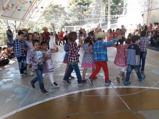 FESTA JUNINA NO ÁUREA SOARES EM ÁGUAS DA PRATA FOI DAS MELHORES TAMBÉM