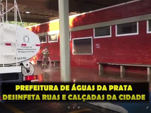 PREFEITURA DESINFETA RUAS DA CIDADE E USA CARRO DE SOM