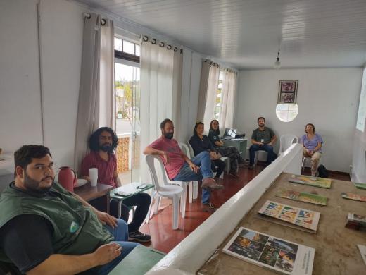 CENTRO DE EDUCAÇÃO AMBIENTAL SEDIA REUNIÃO DO CONSELHO CONSULTIVO DO PARQUE ESTADUAL