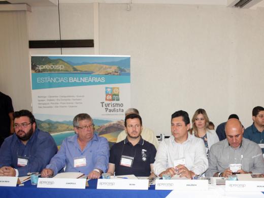 CARLOS HENRIQUE PARTICIPA DE ENCONTRO ESTADUAL DO TURISMO