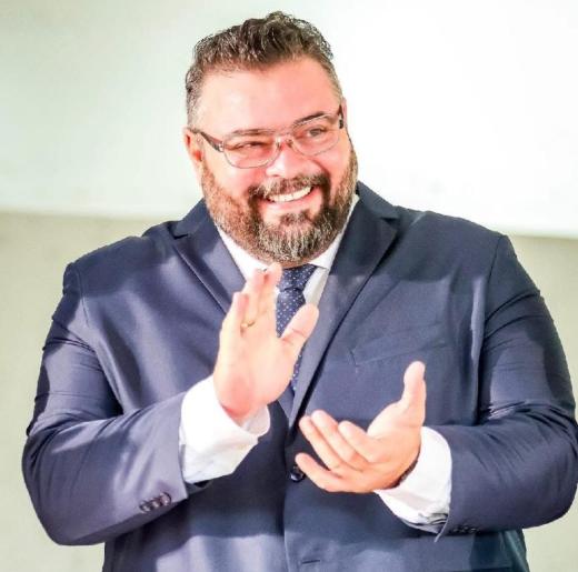 JUSTIÇA CONFIRMA CARLOS HENRIQUE COMO PREFEITO DE ÁGUAS DA PRATA