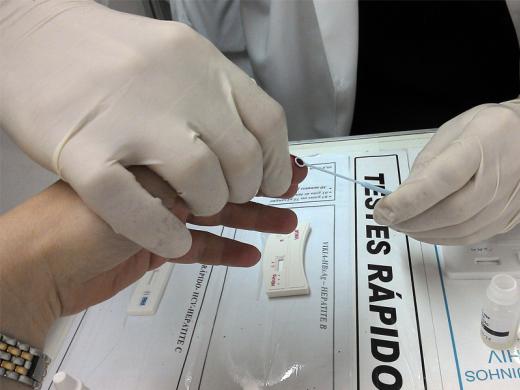 PREFEITURA PROMOVE MUTIRÃO DE TESTE PARA HIV E SÍFILIS EM ÁGUAS DA PRATA