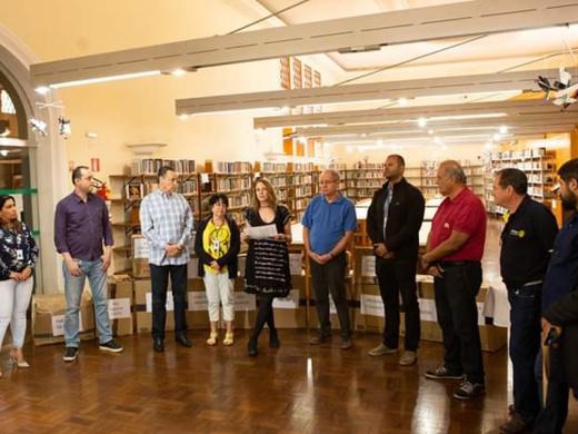 BIBLIOTECA MUNICIPAL E “AUREA SOARES” RECEBEM DOAÇÃO DE LIVROS