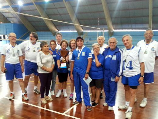 VÔLEI ADAPTADO DE ÁGUAS DA PRATA É BRONZE EM SÃO JOÃO