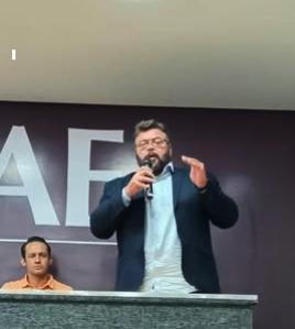 PREFEITO E PRESIDENTE DA CÂMARA PARTICIPAM DE CONFERÊNCIA DO MEIO AMBIENTE NA UNIFAE