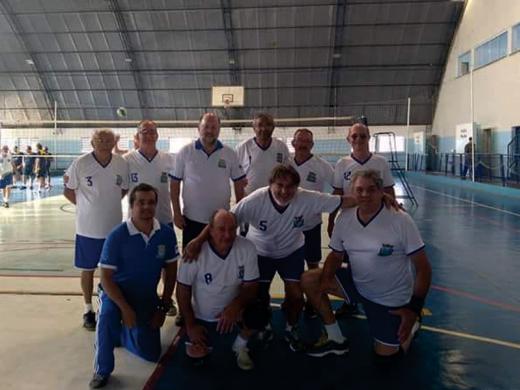 VÔLEI DA MELHOR IDADE PARTICIPA DE COMPETIÇÃO EM JAGUARIÚNA