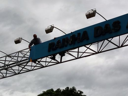 PORTAL DA ENTRADA DA CIDADE ESTÁ SENDO REFORMADO