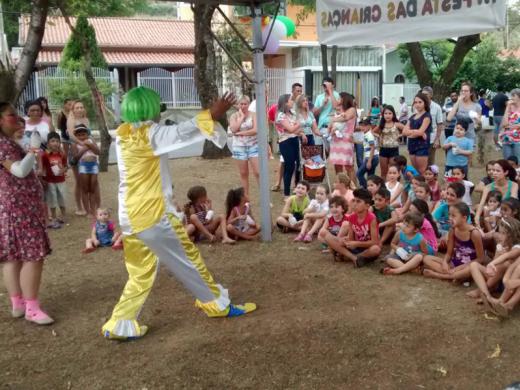 “LEK E ROSINHA” FIZERAM A FESTA DAS CRIANÇAS NA PRAÇA MONEDA