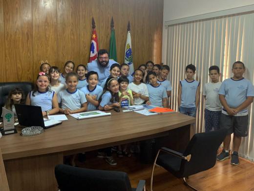 “CAFÉ COM O PREFEITO” RECEBE MAIS ALUNOS DA EMEB ÁUREA SOARES