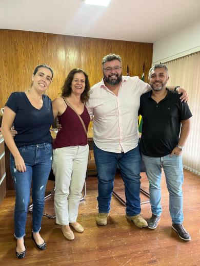 PREFEITO E SECRETÁRIO DE MEIO AMBIENTE DISCUTEM PROJETOS COM PROTETORAS DE ANIMAIS
