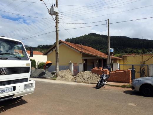 ESCOLA MUNICIPAL DO MARCO DIVISÓRIO PASSA POR REFORMAS