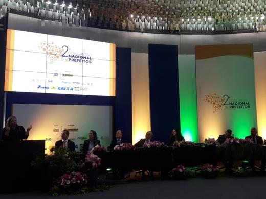 ÁGUAS DA PRATA PARTICIPA DO CONGRESSO NACIONAL DE PREFEITOS