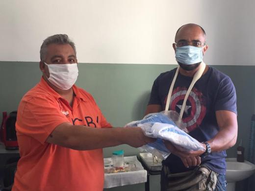 MOTORISTAS DA SECRETARIA DE SAÚDE RECEBEM UNIFORMES