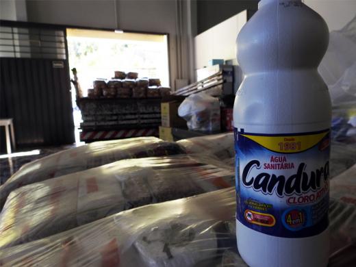 CRAS E FUNDO SOCIAL DISTRIBUEM KITS A FAMÍLIAS VULNERÁVEIS