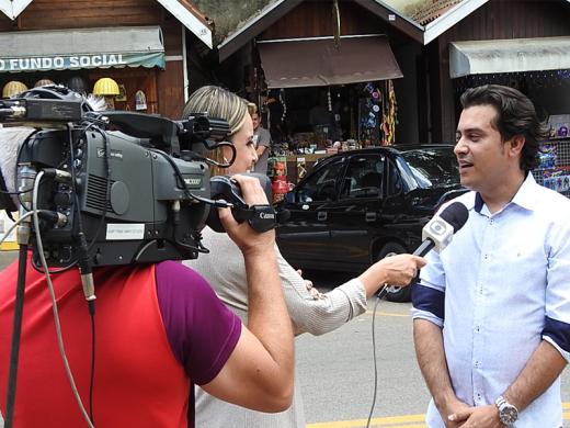 EPTV FAZ CHAMADA AO VIVO DESTACANDO O TURISMO DE ÁGUAS DA PRATA