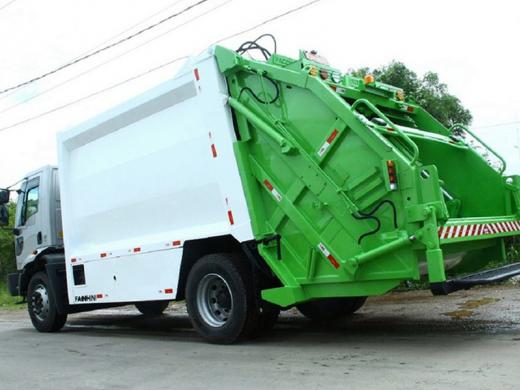ÁGUAS DA PRATA GANHA MAIS UM CAMINHÃO PARA A COLETA DE LIXO NA CIDADE