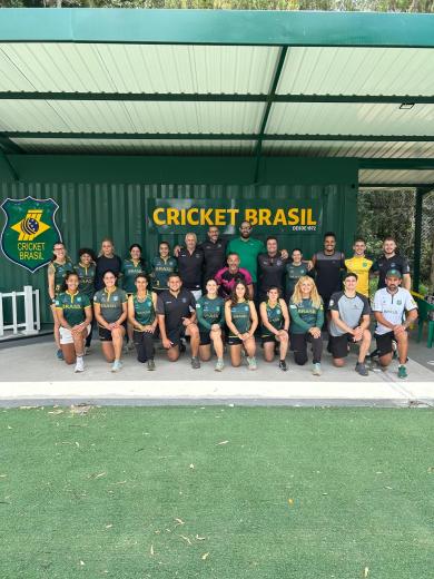 ÁGUAS DA PRATA VAI TER AULAS DE CRÍQUETE NO CAMPO DA PRAÇA DE ESPORTES