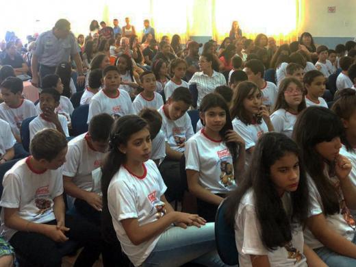 PROERD FORMA 80 ALUNOS DA REDE MUNICIPAL DE ÁGUAS DA PRATA