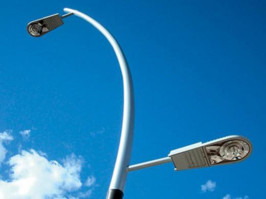 PREFEITO LÂMPADAS DE LED QUE COMEÇAM A MUDAR O VISUAL DA CIDADE