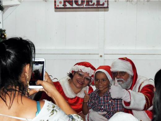 CASAL NOEL FEZ A FESTA COM A CRIANÇADA EM ÁGUAS DA PRATA
