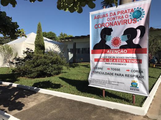 TENTA PARA ATENDIMENTO DE CASOS SUSPEITOS DE CORONA ESTÁ PRONTA