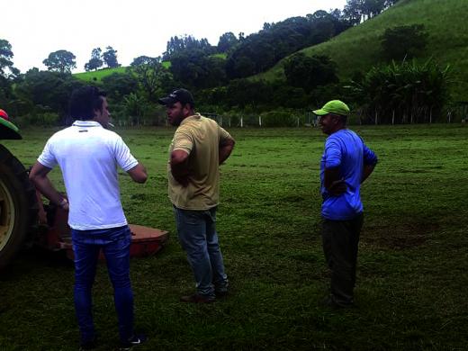 PREFEITO E CHEFE DE GABINETE VISITAM OBRAS EM SÃO ROQUE
