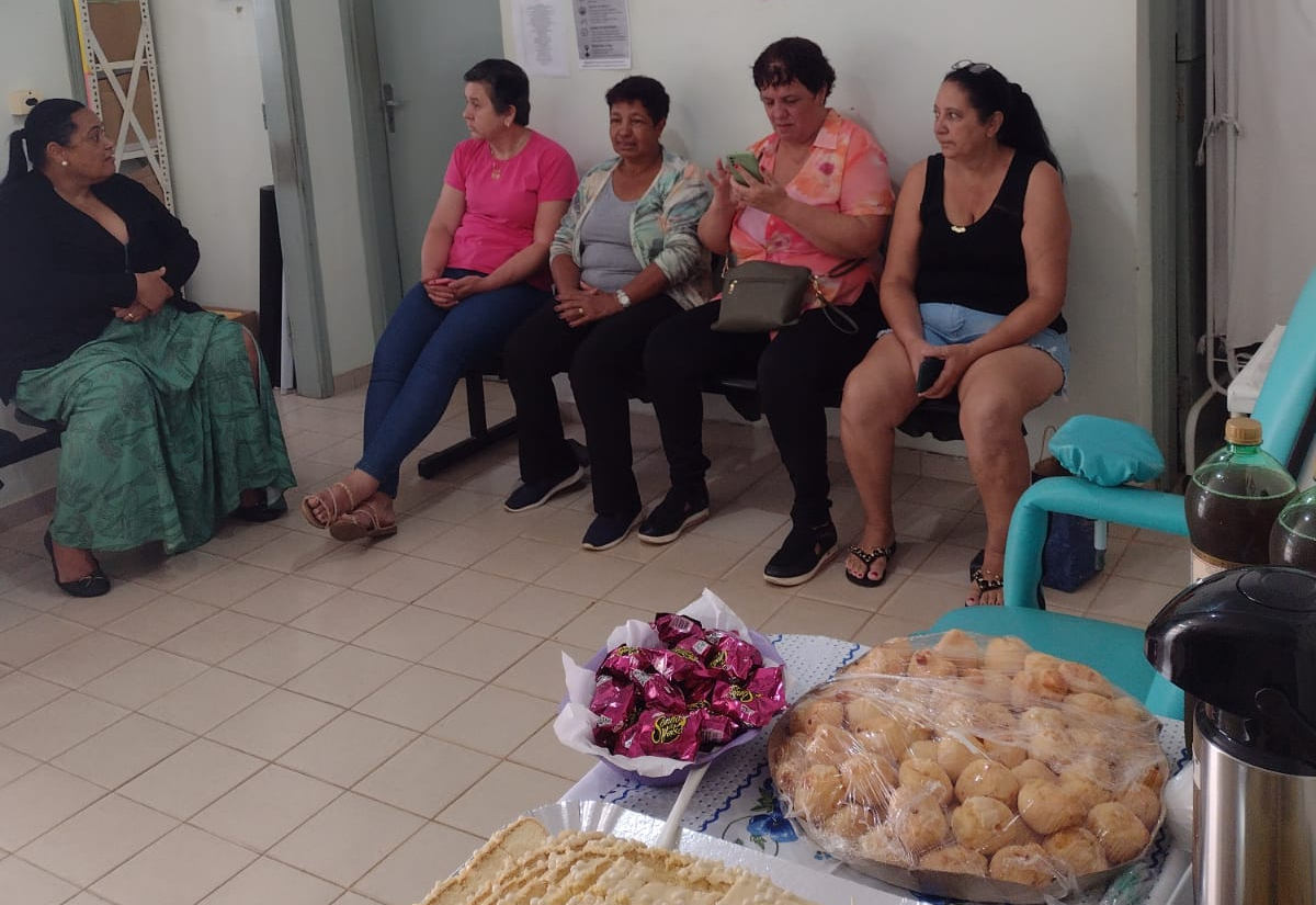 MUTIRÃO COM MULTIVACINAÇÃO EM ÁGUAS DA PRATA VACINA 32 PESSOAS
