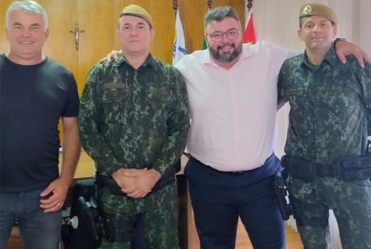 POLICIA MILITAR AMBIENTAL VISITA PREFEITURA DE ÁGUAS DA PRATA PARA FORTALECER PARCERIAS