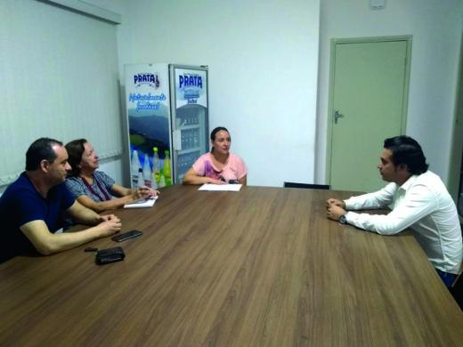 EDUCAÇÃO CONTRATA PROFESSORA DE LIBRAS PARA ENSINO INFANTIL