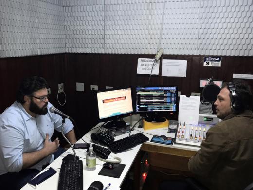 NA PRATA FM, PREFEITO FALA SOBRE ENFRENTAMENTO DA PANDEMIA