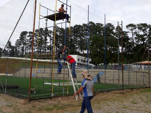 ALAMBRADO DA QUADRA DE FUTEBOL SOCIETY JÁ ESTÁ SENDO REFORMADO