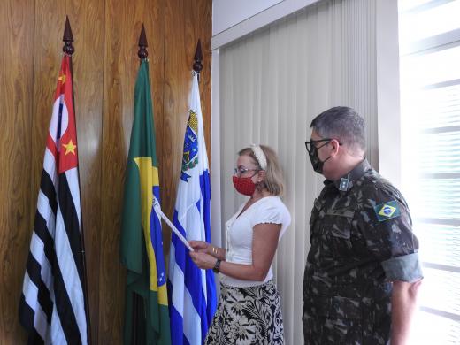 Regina Janizelo é empossada presidente da Junta do Serviço Militar.